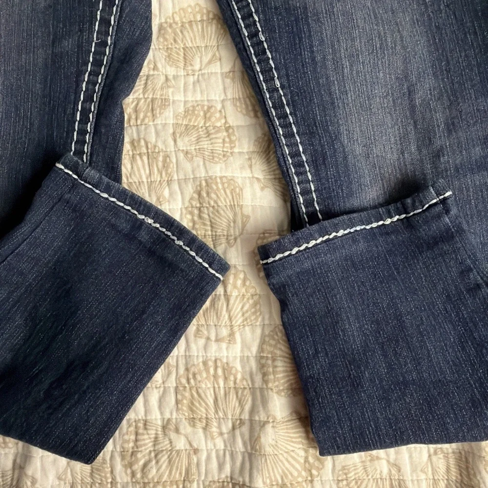 🤩 Vintage True Religion denim / jeans Joey Super T Size 29 Clean With Holes
